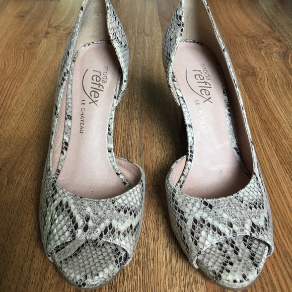 Le Château Beige Snake print Heels US 6 - Picture 3 of 10